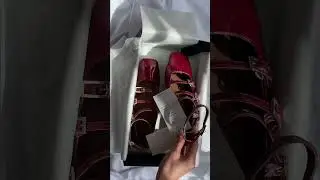 A love letter to red flats 🌹 #unboxing #alohas #redshoes #balletflats