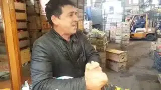 Viral Uruguay :Cuando sos verdulero, pero tenés alma de locutor. FútbolUruguayo