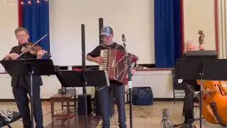 Monterey International - "Calambre"