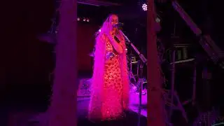 Aura Dione - Colorblind, live in Berlin