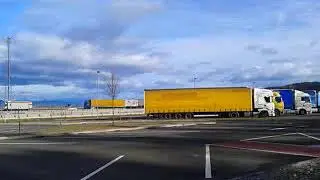 Паркинг 220 км. Альпы. Австрия. 1 декабря 2015 года.