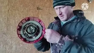 Как заменить порванный шнур"завадилки"мотоблока! Своими руками.