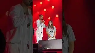 Hayranından Murat Boz’a tatlı bir sürpriz ❤️ (Çanakkale konseri) #muratboz