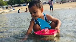 BERMAIN MAINAN SPEEDBOAT KAPAL LAYAR DI PANTAI /AIRNYA SURUT