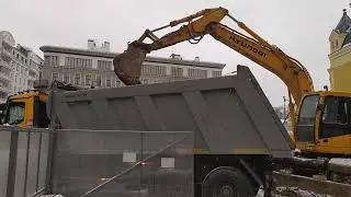 Cамосвал RENAULT K 440 и колесный экскаватор Hyundai r 170 w 7 компании Техоптимум