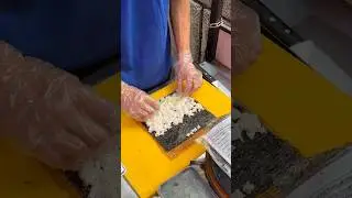Eating Korean Kimbap on South Delhi Streets || Korean Food on Streets 🍱