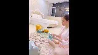 Hot Girl Ánh Ngọc Đập Heo Với Số Tiền Gây Sốc