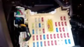 автомобиль хендай солярис , на ходу горит лампочка АБС и ручника, не работает спидометр