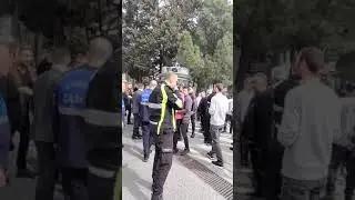 Gaziosmanpaşa da bir grup Başkan Hasan Tahsin Usta 'nin önünü kesti.