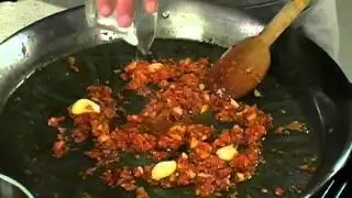 Classic Seafood Paella.flv