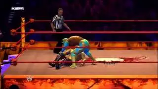 WWE 12 Inside the Ring - Mastering Grappling - Sin Cara vs Daniel Bryan