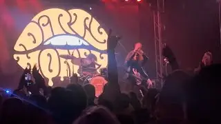 DIRTY HONEY