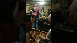 нью песня