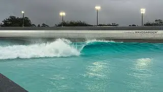 Surfando de longboard clássico na piscina de ondas! SURFLAND / WAVEGARDEN