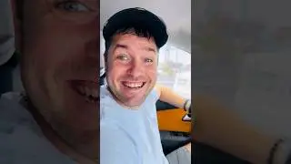 Это УЛЫБАНЕР! Улыбнись, даже если не можешь найти место проведения дня рождения! 