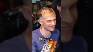DE QUÉ TE REÍS?