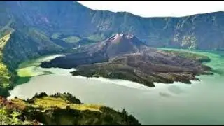 "Exploring the Enchanting Beauty of Lombok, Indonesia: A Journey to Island Paradise"