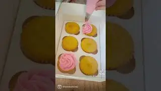 The most satisfying cupcake decorating video | cupcakes pipping skills #shorts #decoration