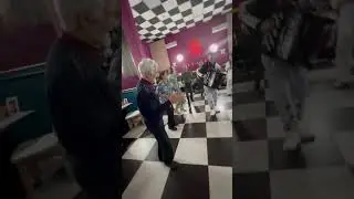 ОЧЕНЬ КРУТО ИГРАЕТ НА БАЯНЕ🔥🔥🔥.ПАРЕНЬ ЗАВËЛ ПУБЛИКУ!!!
