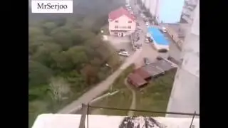 Жестокий розыгрыш над девушкой