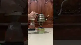pada kemping ke citorek … lah kita sendirian di kamar …