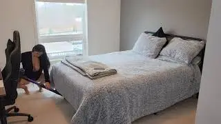 USING THE VACUUM CLEANER