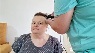 Отважная и красивая: Бритье головы после химиотерапии в борьбе с онкологией.