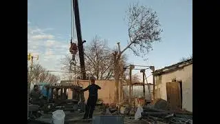 Ветрогенератор на 15 киловатт  , вертикальный , начало . Монтаж опоры.