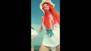 Soyeon with the move of the summer. (G)I-dle with the song of the summer