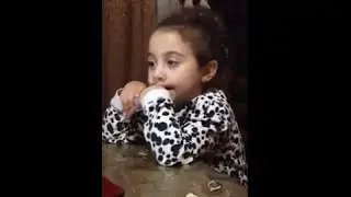 ძალიან საყვარლად მღერის