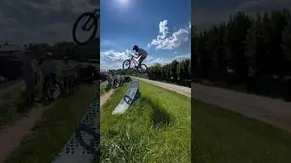 🔥Transform any ordinary location into a jumping spot. 🤘🏼#mtbhopper