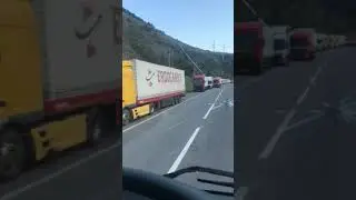 Верхний Ларс очередь огромная