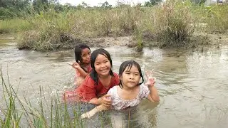 Bermain Air | Berenang di Sungai Jernih