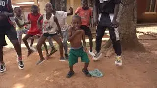 Hypers Dancing to Moni [Dance Video]
