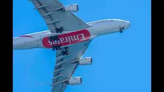 L'Airbus A380 d'Emirates survole la Place Masséna à Nice.