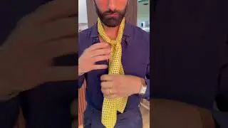 how to wear an ascot.