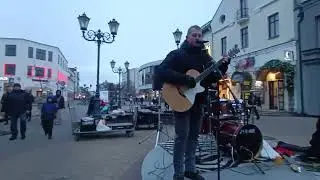 24.11.2024 Brest Belarus...  Уличные музыканты/Street musicians... Walks with Victoria