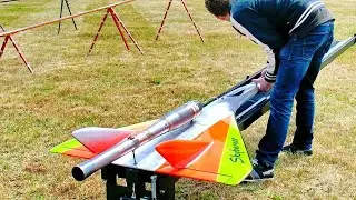 LOUD´N FAST / PULSO ENGINE POWERED RC JET MODEL / PULSE JET FLIGHT DEMONSTRATION !!!