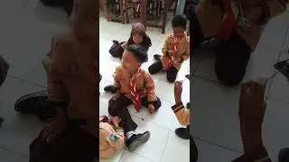 Bermain Gasing di Sekolah