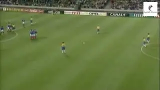 Roberto Carlos amazing free kick for Brazil