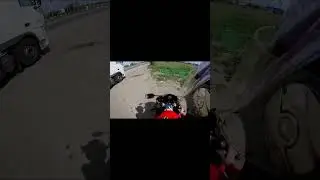 Она сказала у меня первый раз такое:) девушка на спортбайке