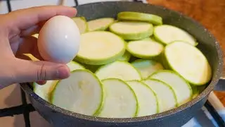 Раньше я не любила кабачки пока не попробовала их с яйцами: очень вкусный сытный кабачковый завтрак.