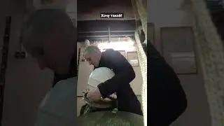 Интересно сколько такой костюм стоит?? Хотел бы иметь в коллекции!) 