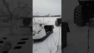 Отдых по старинке жарим на костре сало и колбасу на палочке