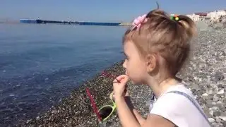 Синее море. Медузы!