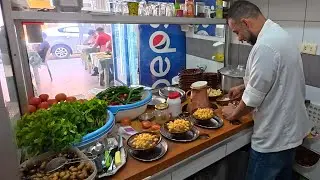 ترويقة لبنانية بساحة جونية من عام 1902 فول وحمص على الأصول / Lebanese breakfast