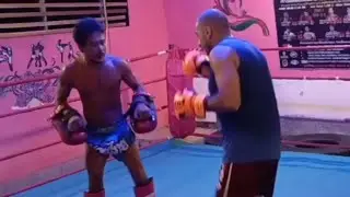 Muay Thai great combos. Pad work drills