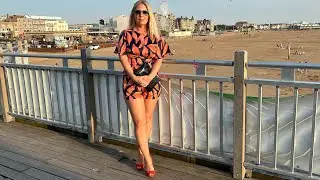 Who’s joining me on the pier?? 😎🤩❤️👠
