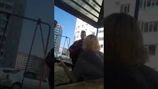 А у меня во дворе ходит девочка с каре она любит мефедрон...