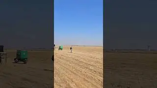 USAF F-16 Thunderbirds Magic Trick! 1 jet turns into 4 echelon pass
